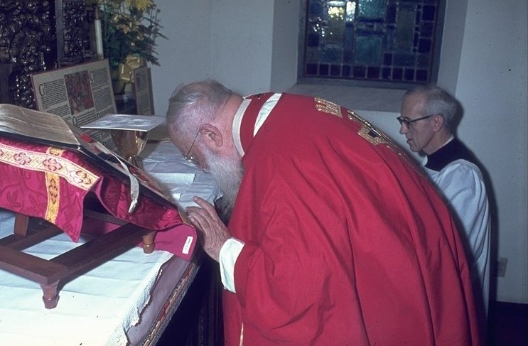 Kentenich celebrando misa en Milwaukee
